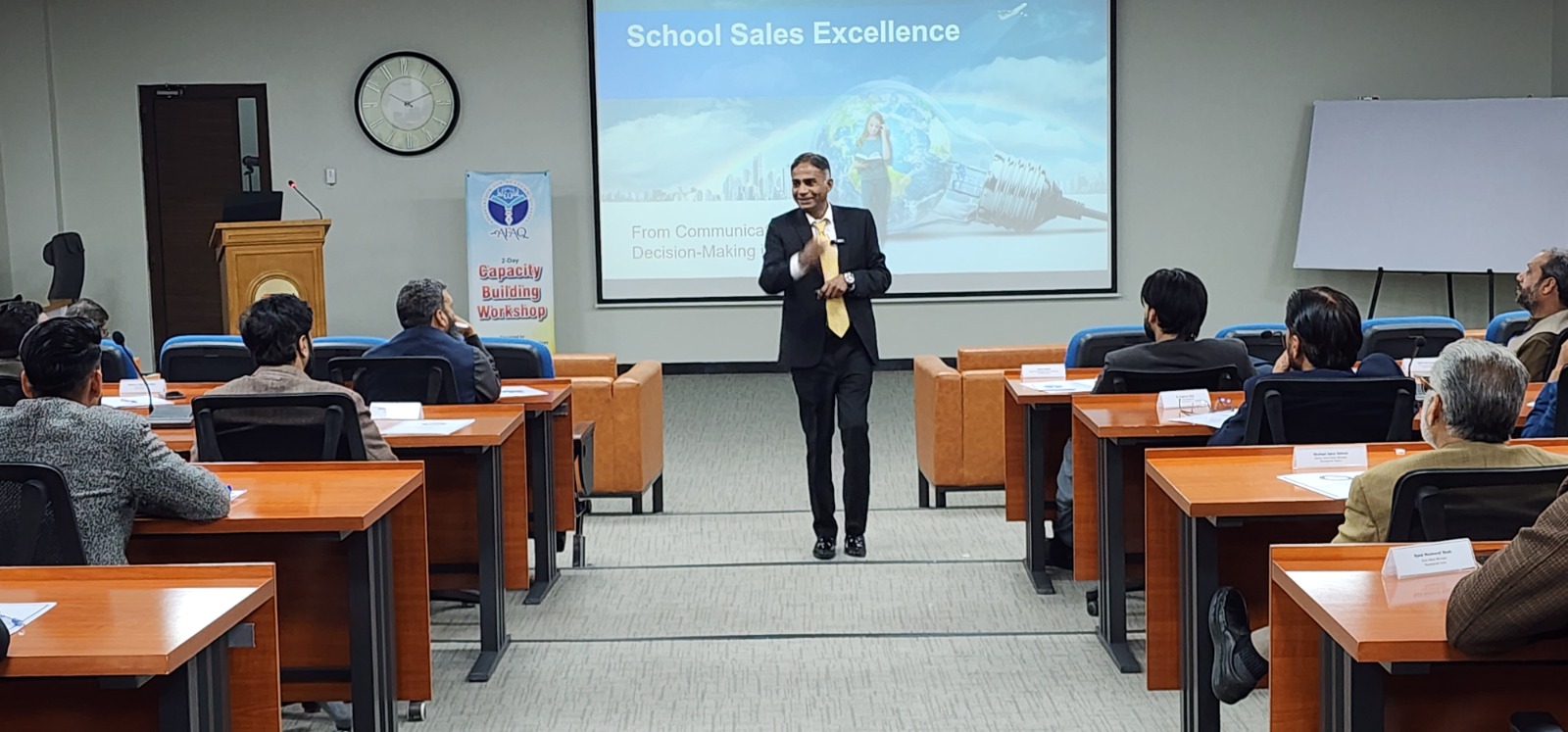 Zulfiqar Ali Qureshi delivering a training session